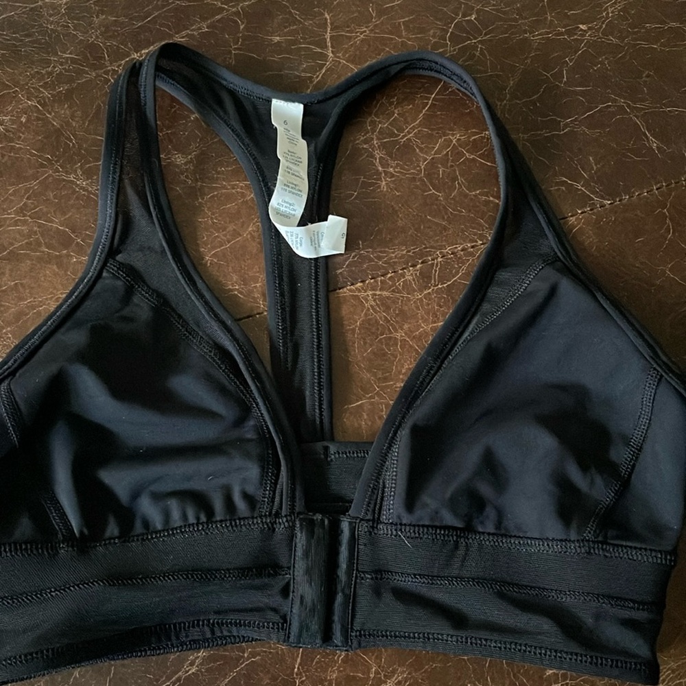 NWOT Lululemon Racerback sports bra - Size 6